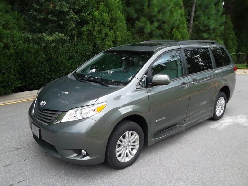 2014 Cypress Pearl Braun Toyota XLE NAV 001 - Stalls Medical / Adaptive ...